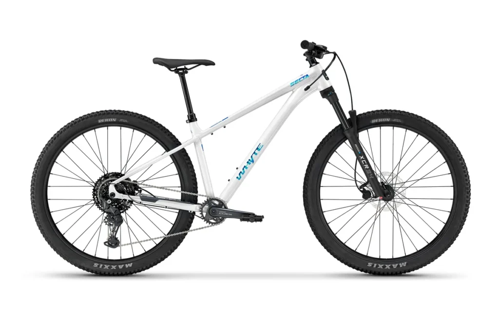 Rower górski trailowy Whyte Secta R Electric White AWSECR widok z boku na białym tle
